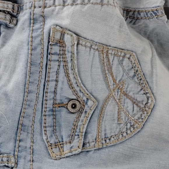 Amethyst light wash flare light distressed whiskered jeans size 7 - Picture 8 of 10